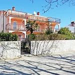 Two-bedroom In Vi