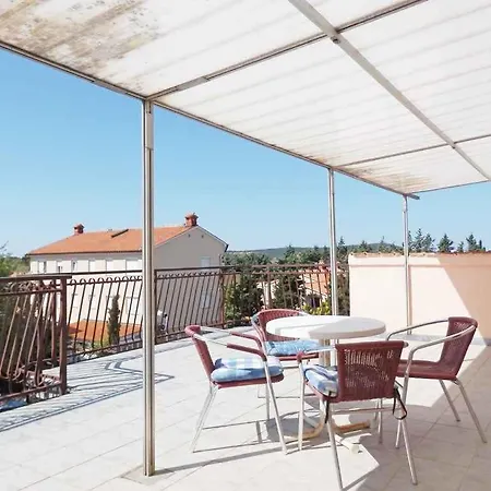 Two-bedroom In Vi Medulin