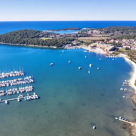 Two-bedroom In Vi * Medulin