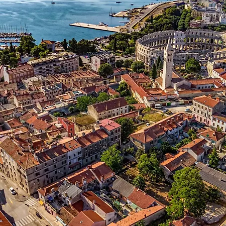 Two-bedroom In Vi Medulin