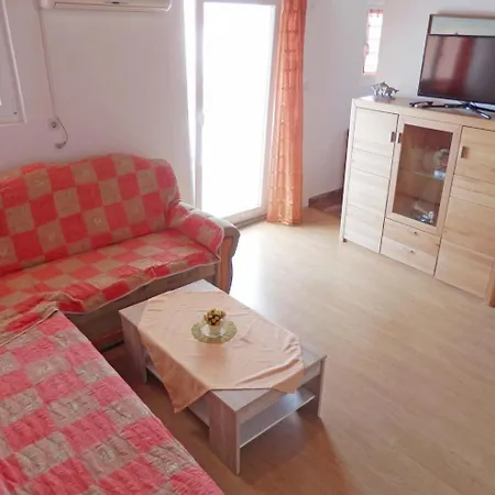 Two-bedroom In Vi Medulin