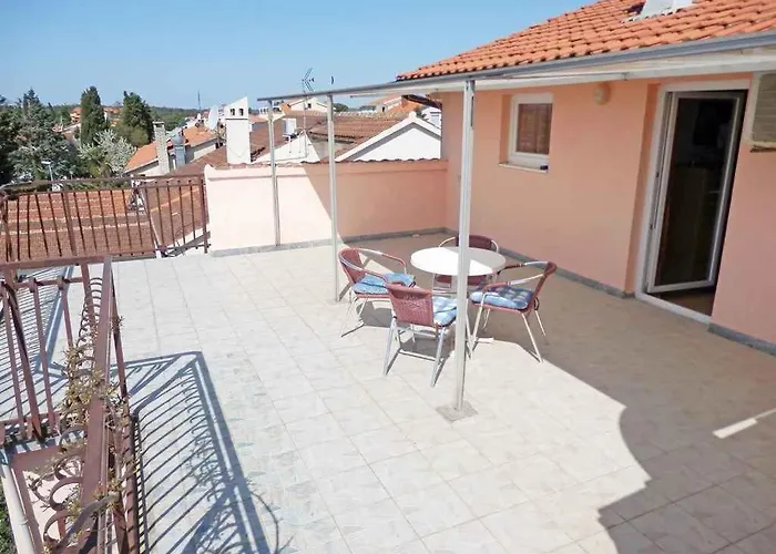 Two-bedroom In Vi Medulin