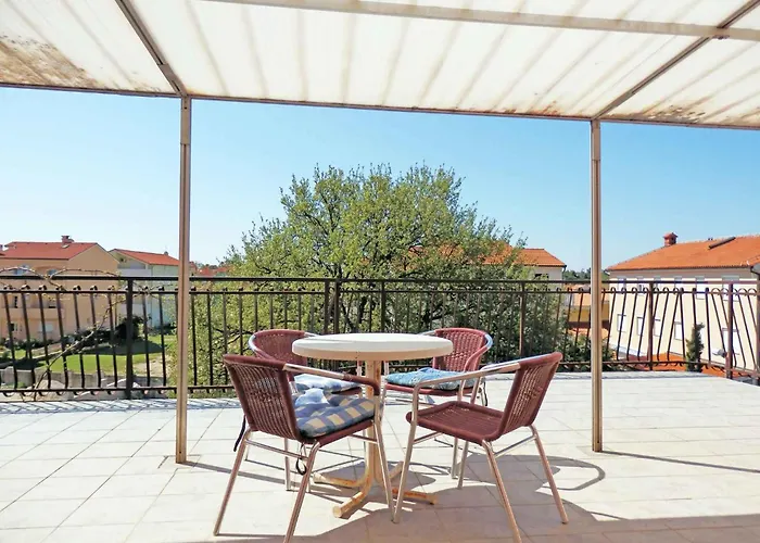 Two-bedroom In Vi * Medulin